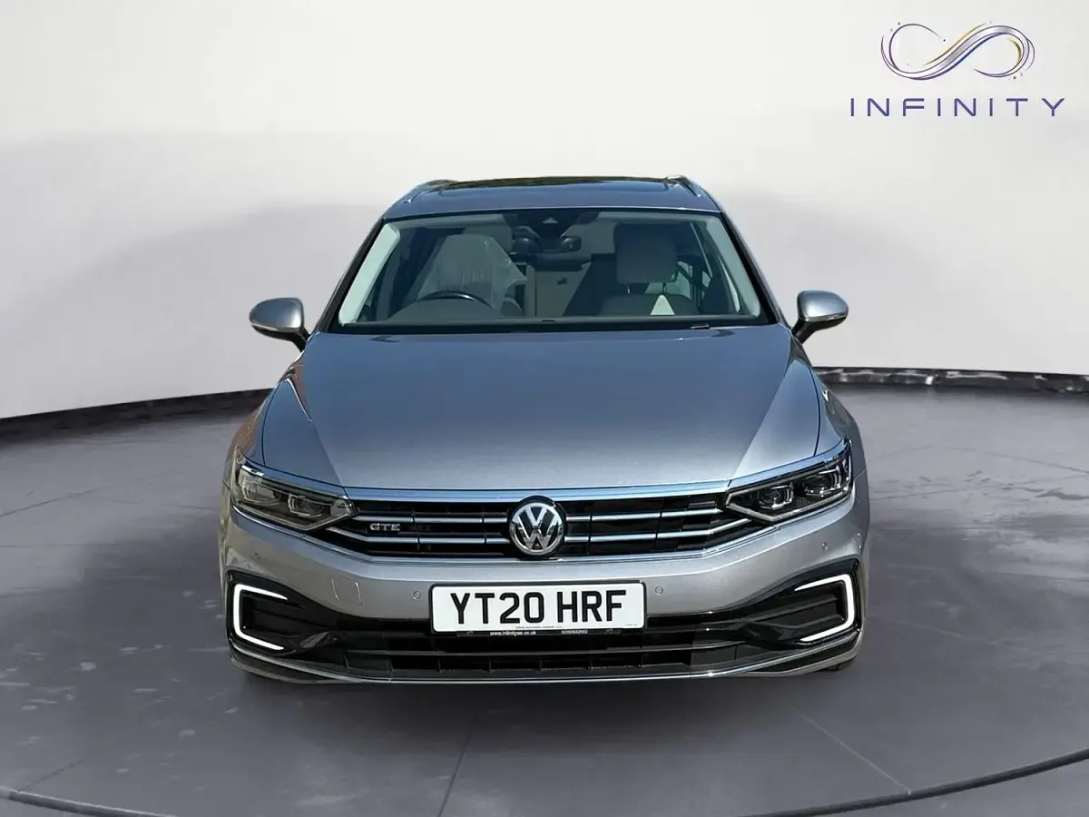 Used VW Passat Advance 218 HP (160 kW) 2020 Silver Estate