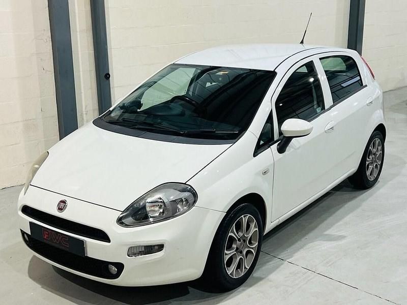 Used Fiat Punto Easy Plus 69 HP (50 kW) 2016 White Hatchback