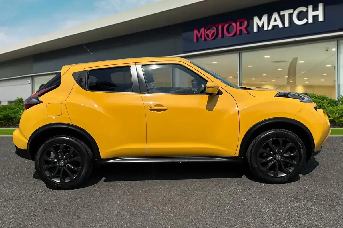 Used Nissan Juke Tekna 2017 Yellow SUV