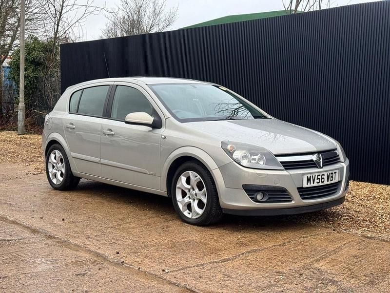 Used Vauxhall Astra 2006 Silver Hatchback