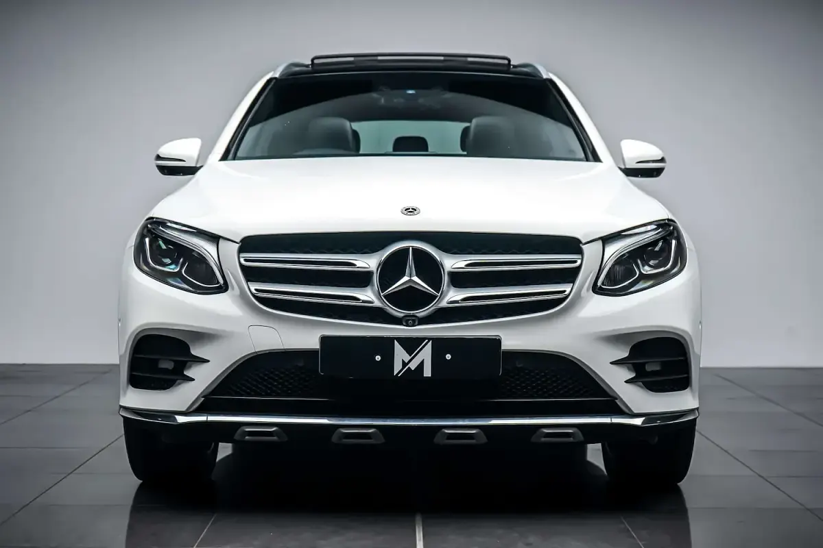 Used Mercedes GLC250 AMG Line Premium 204 HP (150 kW) 2018 White SUV