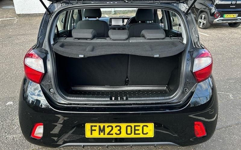 Used Hyundai i10 SE 84 HP (61 kW) 2023 Black Hatchback