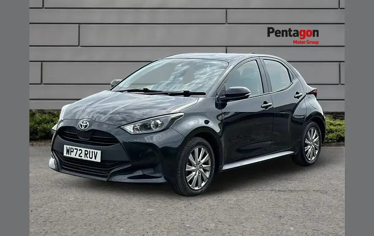 Used Toyota Yaris 116 HP (85 kW) 2023 Black Hatchback
