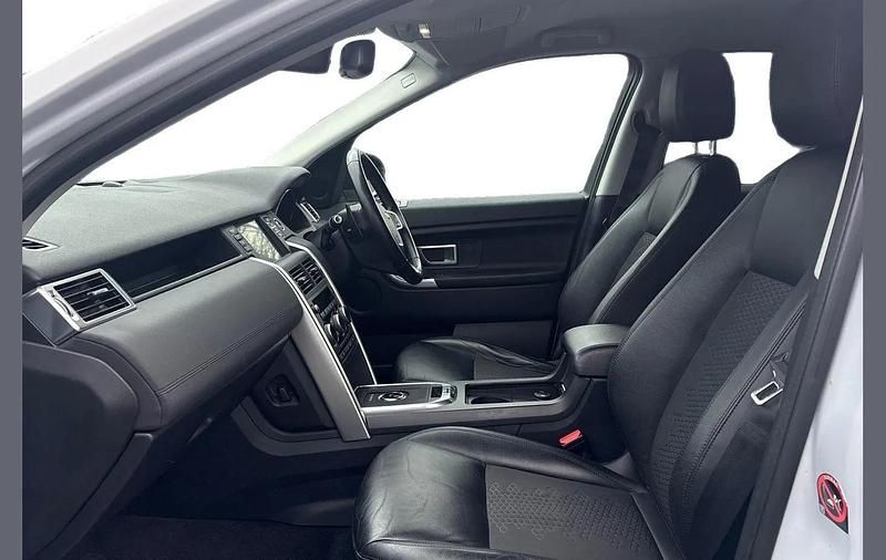 Used Land Rover Discovery Sport SE 177 HP (130 kW) 2018 White SUV