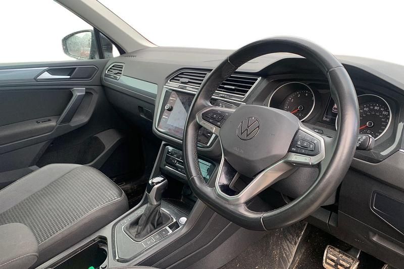 Used VW Tiguan Active 150 HP (110 kW) 2021 Black SUV