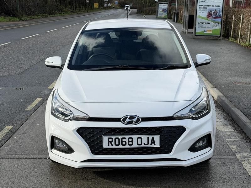 Used Hyundai i20 SE 84 HP (61 kW) 2018 White Hatchback