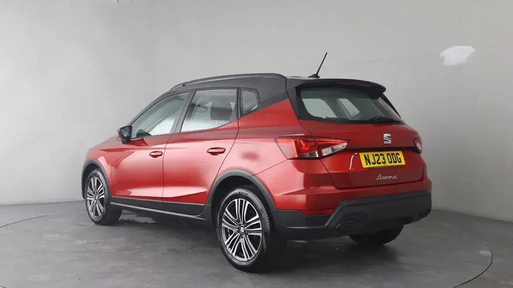 Used Seat Arona SE Technology 95 HP (69 kW) 2023 Red SUV