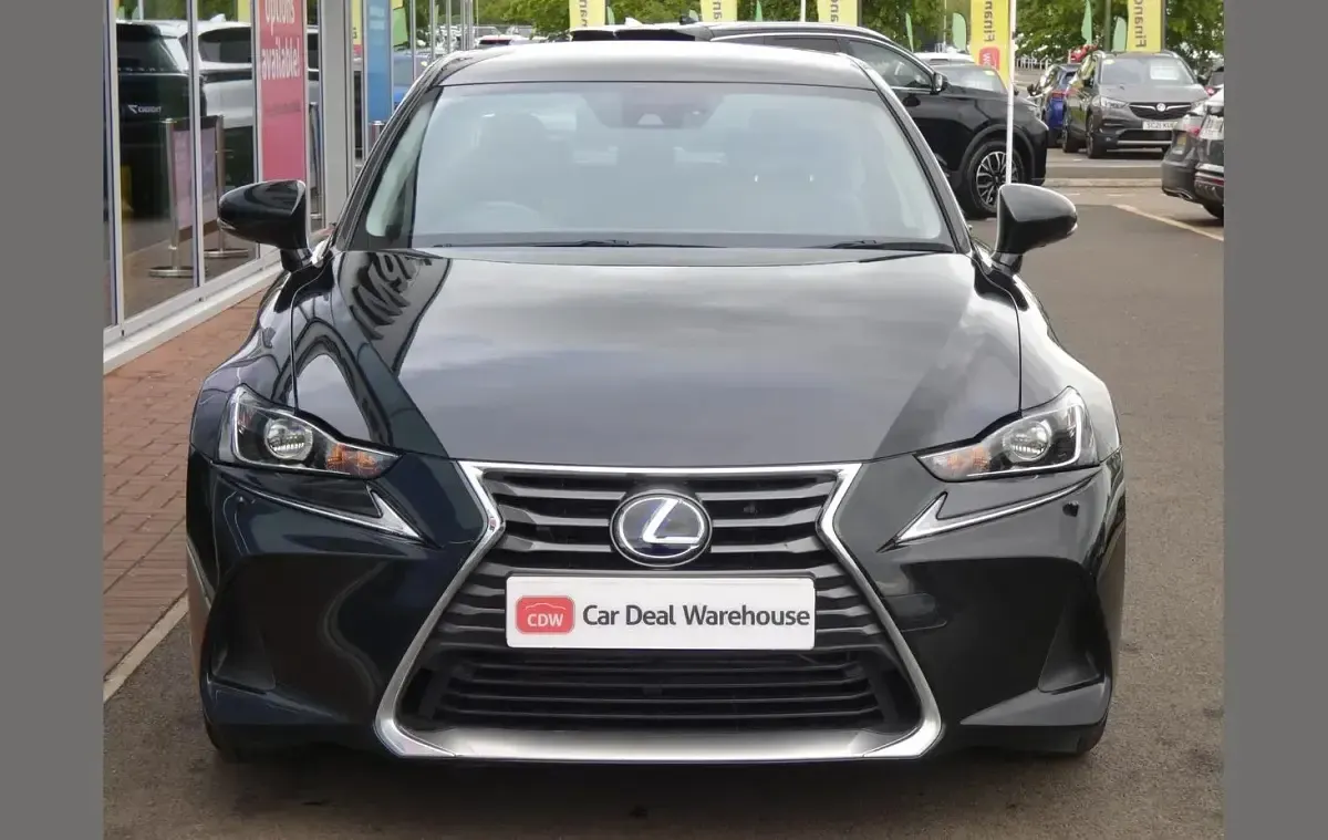 Used Lexus IS300h 220 HP (161 kW) 2019 Black Sedan