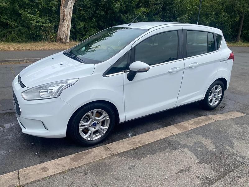 White Used 2016 Ford B-MAX Zetec MPV | £4,495 (Fair price) - Image 1/4
