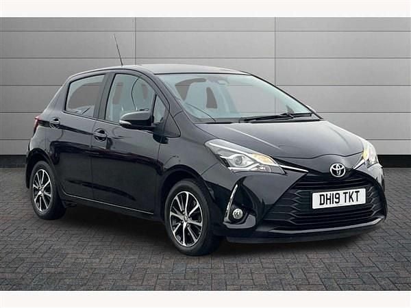 Black Used 2019 Toyota Yaris Hatchback | £11,250 (Fair price) - Image 1/3
