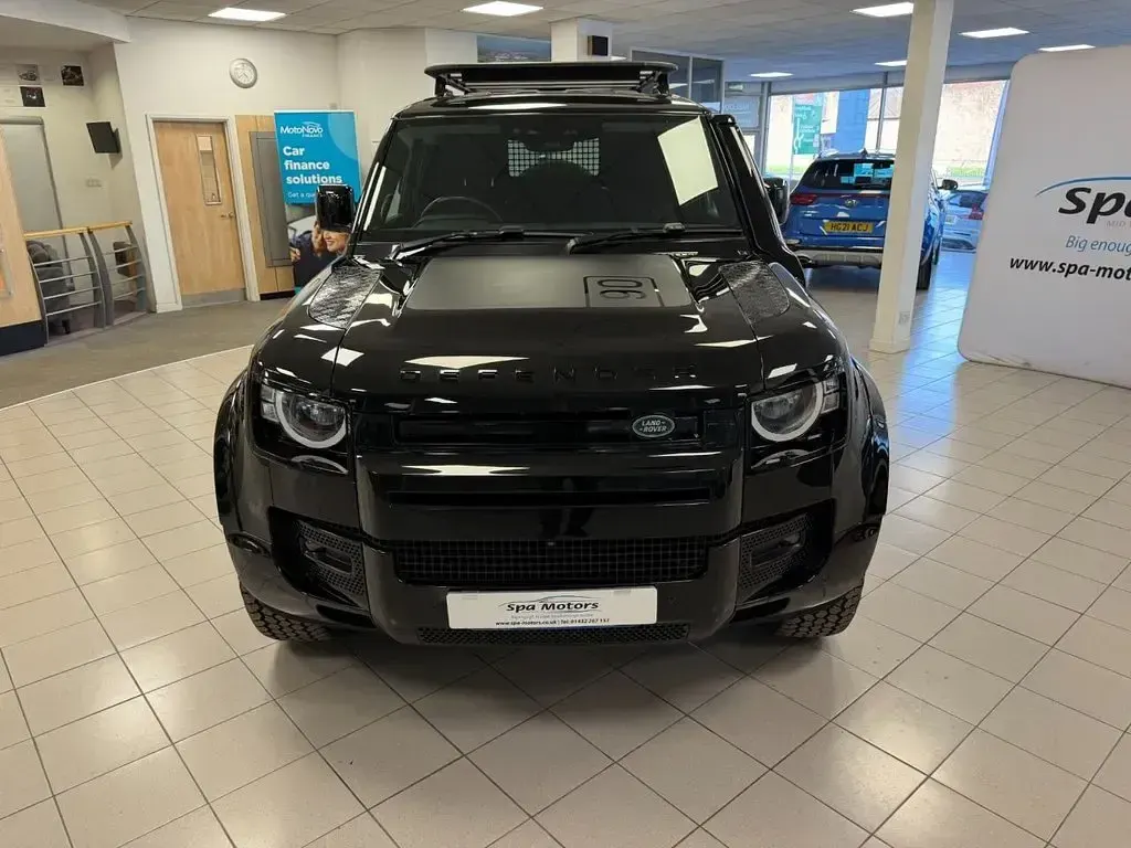 Used Land Rover Defender S 250 HP (183 kW) 2023 Black SUV