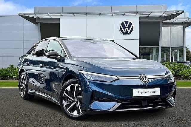 Aquamarine blue Used 2024 VW ID.7 Pro Sedan | £30,950 (Fair price) - Image 1/4