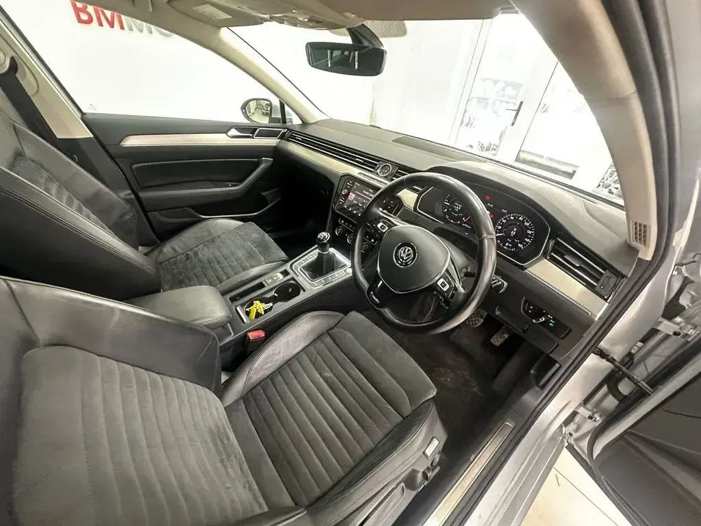 Used VW Passat GT 120 HP (88 kW) 2018 Silver Estate