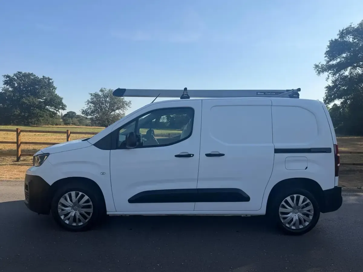 Used Peugeot Partner 131 HP (96 kW) 2020 White MPV