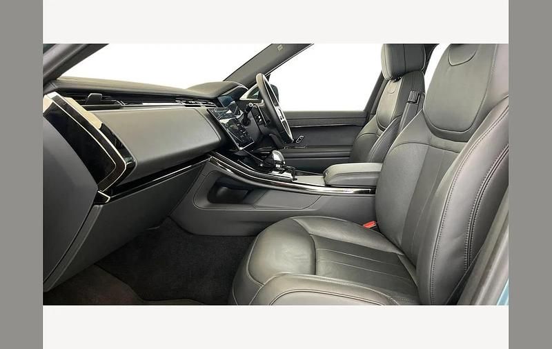 Usado Land Rover Range Rover Sport SE Dynamic 300 HP (220 kW) 2024 Verde SUV