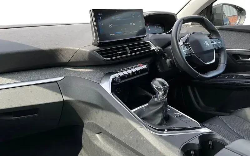 Used Peugeot 5008 Allure+ 131 HP (96 kW) 2022 Blue SUV