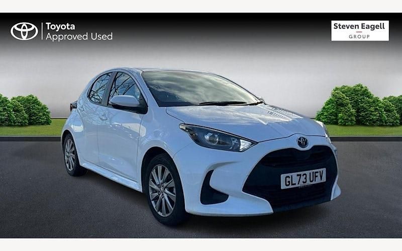 Used 2025 Toyota Yaris Hybrid Hatchback | £18,068 (Super price) - Image 1/3