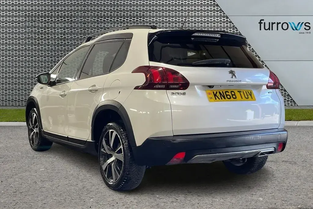 Used Peugeot 2008 GT-line 101 HP (74 kW) 2018 White SUV