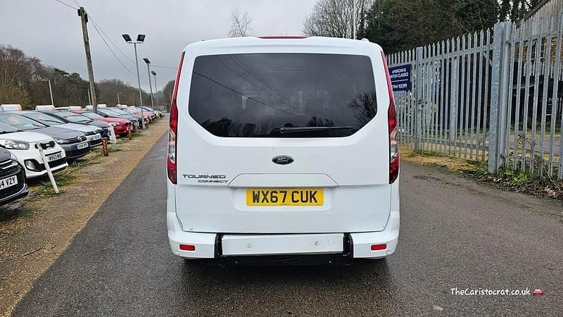 Used Ford Tourneo Connect Titanium 120 HP (88 kW) 2017 White MPV