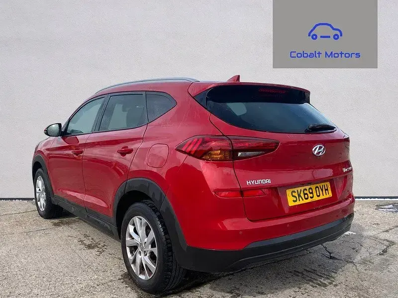 Used Hyundai Tucson SE 132 HP (97 kW) 2019 Red SUV