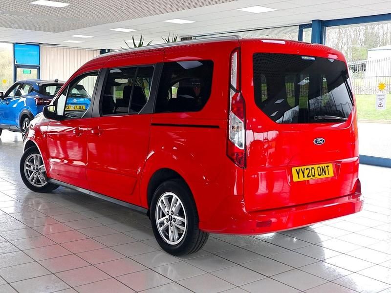 Used Ford Grand Tourneo Connect Titanium 120 HP (88 kW) 2020 Red MPV