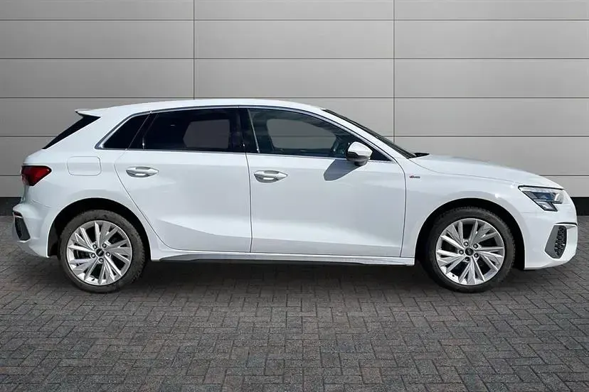 Used Audi A3 e-tron S-Line 204 HP (150 kW) 2022 White Hatchback