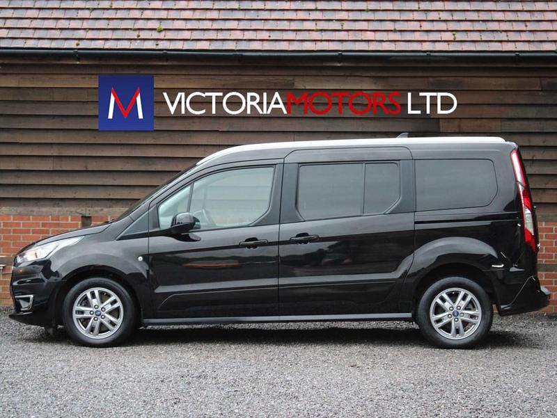 Used Ford Grand Tourneo Connect Titanium 120 HP (88 kW) 2022 Black MPV