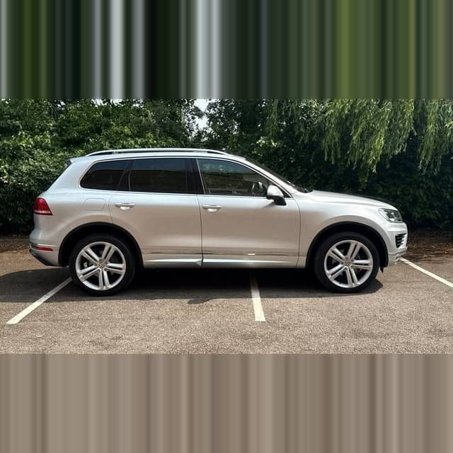 Special solid pure white Used 2015 VW Touareg R-line SUV | £17,450 (Good price) - Image 1/1