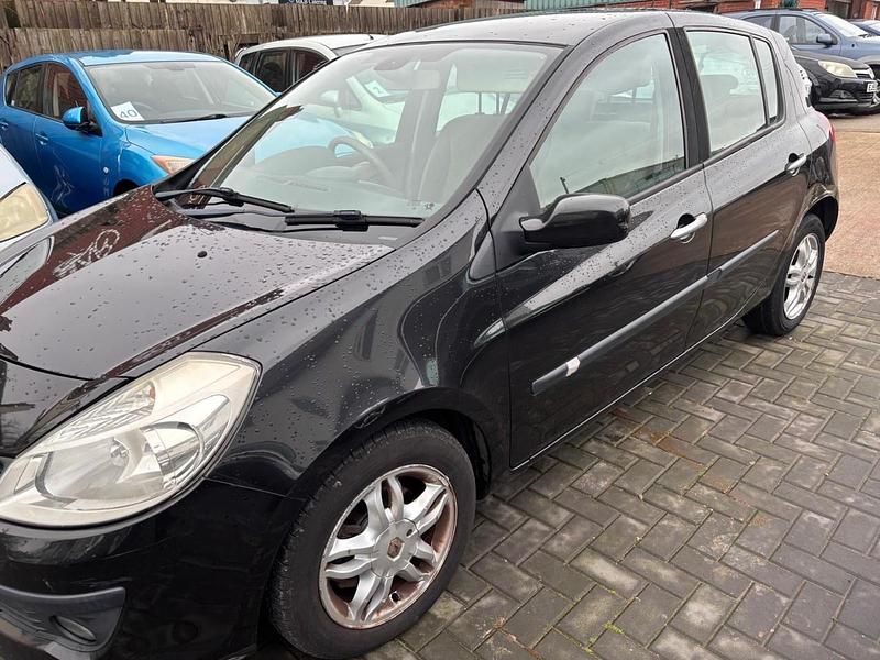 Używany Renault Clio II Privilege 2007 Czarny Hatchback