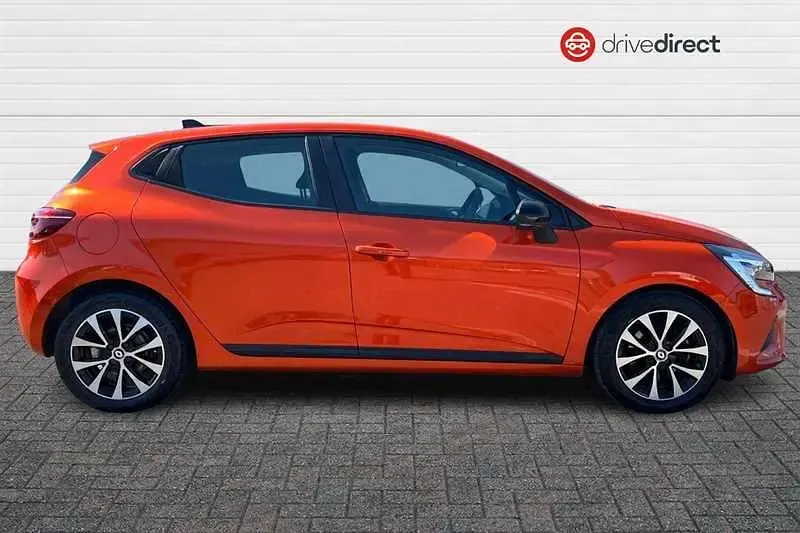 Used Renault Clio Evolution 145 HP (106 kW) 2023 Orange Hatchback