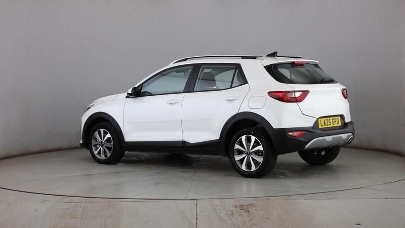 New Kia Stonic 100 HP (73 kW) 2025 White SUV