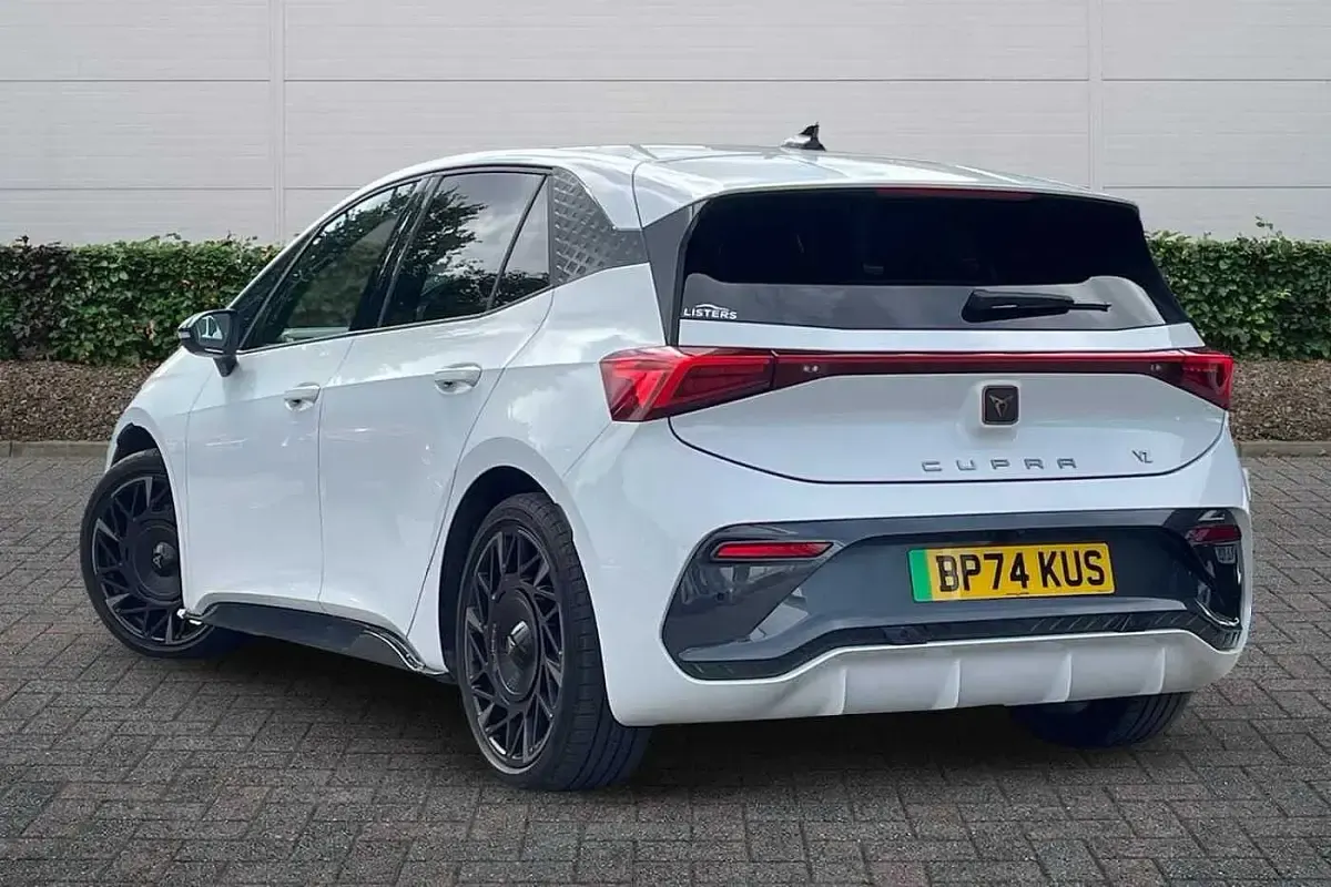Used Cupra Born e-Boost 239 kW (326 HP) 2025 White Hatchback