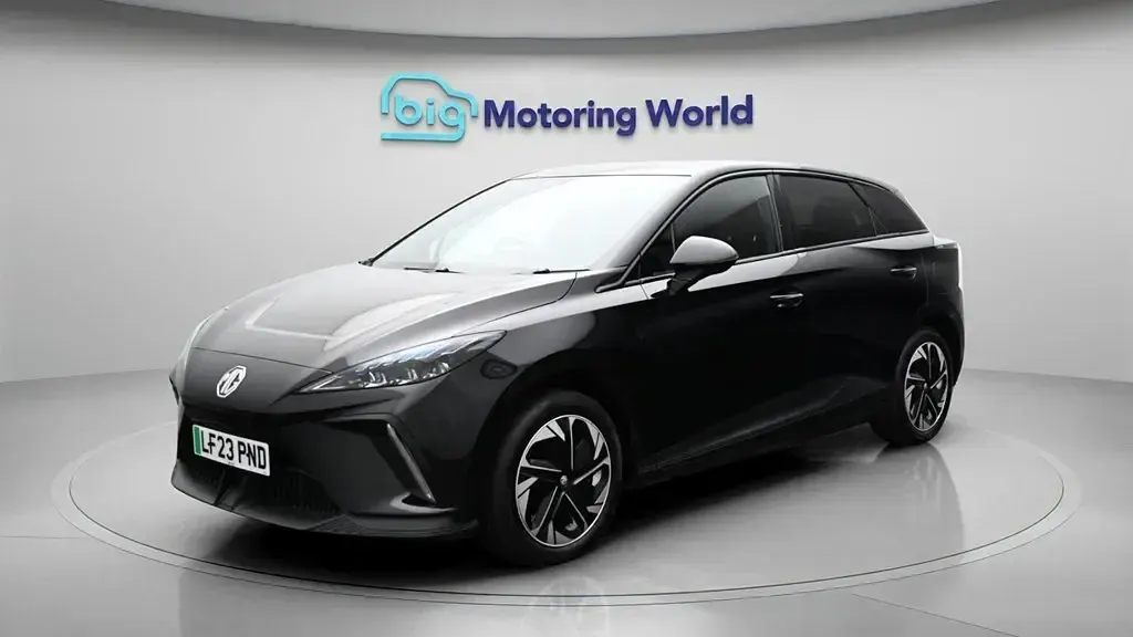 Begagnad MG MG4 EV Trophy 319 kW (435 HK) 2023 Halvkombi