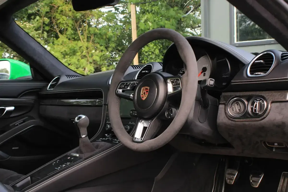 Used Porsche 718 Cayman 2021 Green Coupe