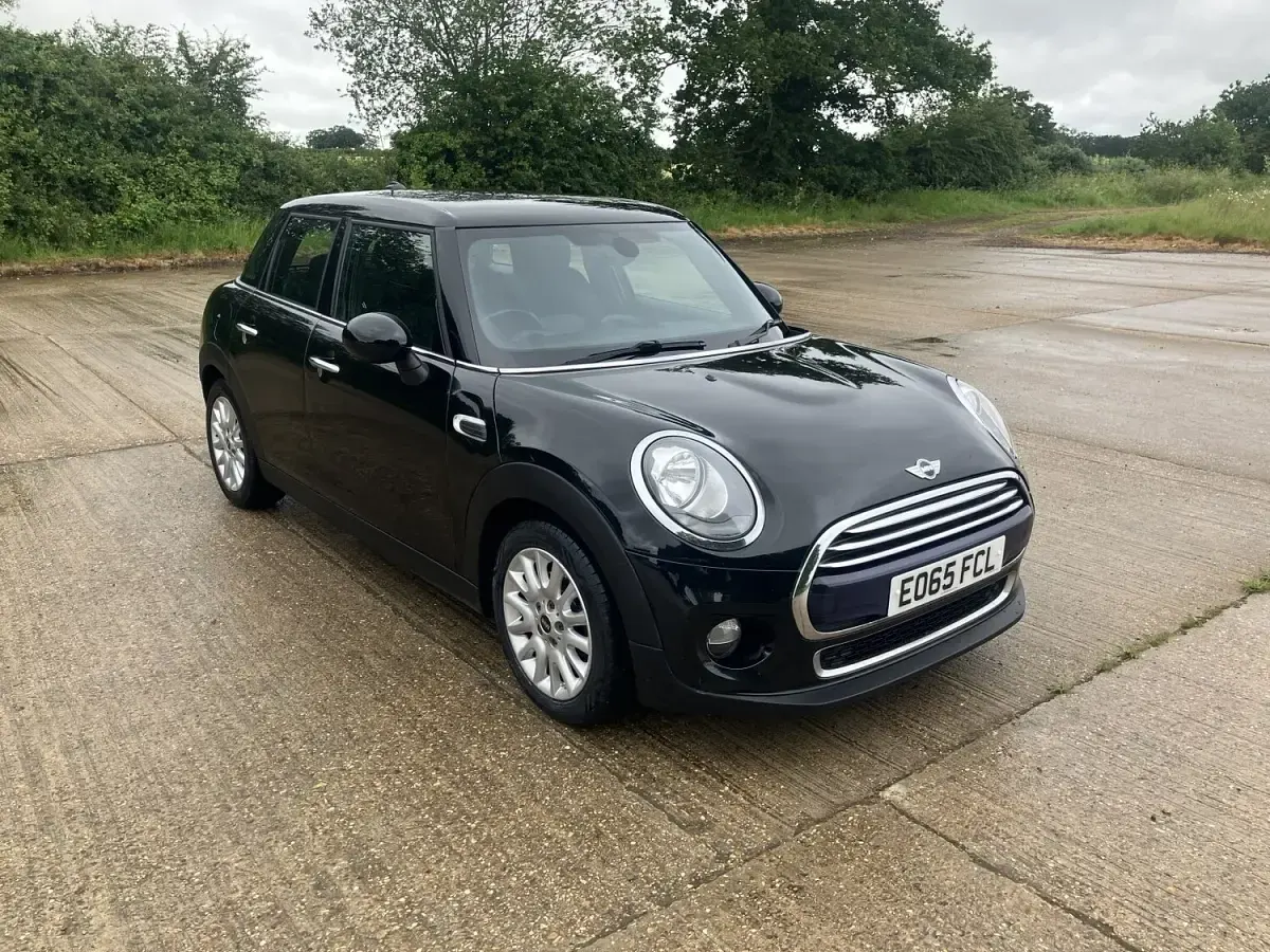 Used Mini Cooper Hatch 136 HP (100 kW) 2015 Black Hatchback