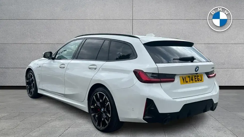 Used BMW 330 M Sport 288 HP (211 kW) 2025 White Estate