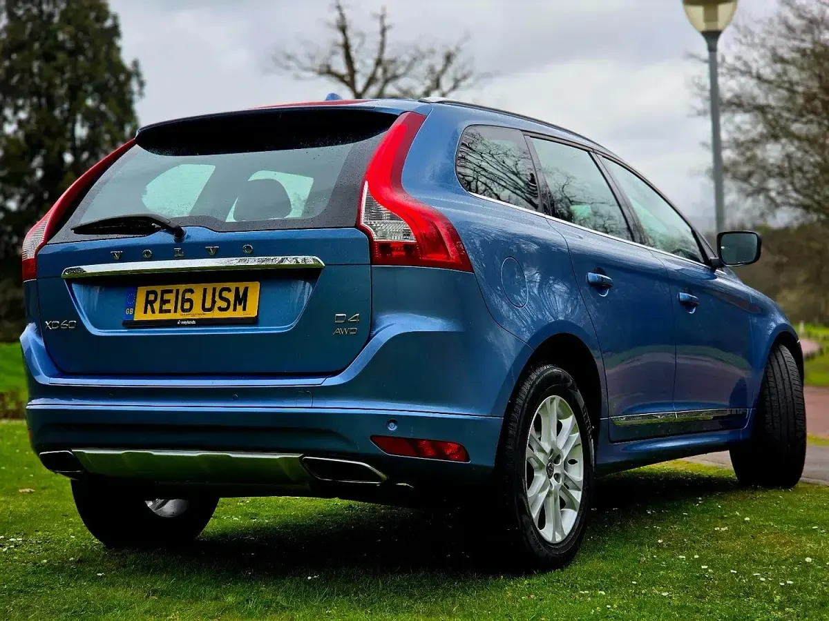 Used Volvo XC60 SE Lux 2016 Blue SUV