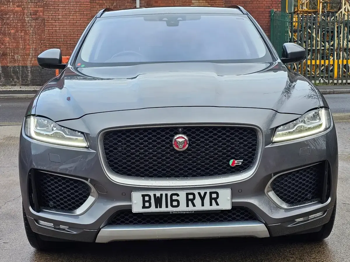 Usado Jaguar F-Pace S 300 HP (220 kW) 2016 Cinzento SUV