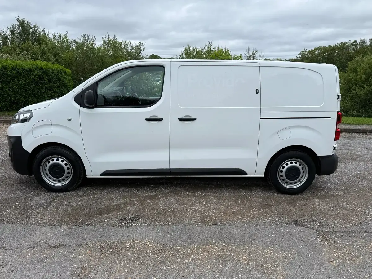 Used Citroën Dispatch 100 kW (136 HP) 2022 White MPV