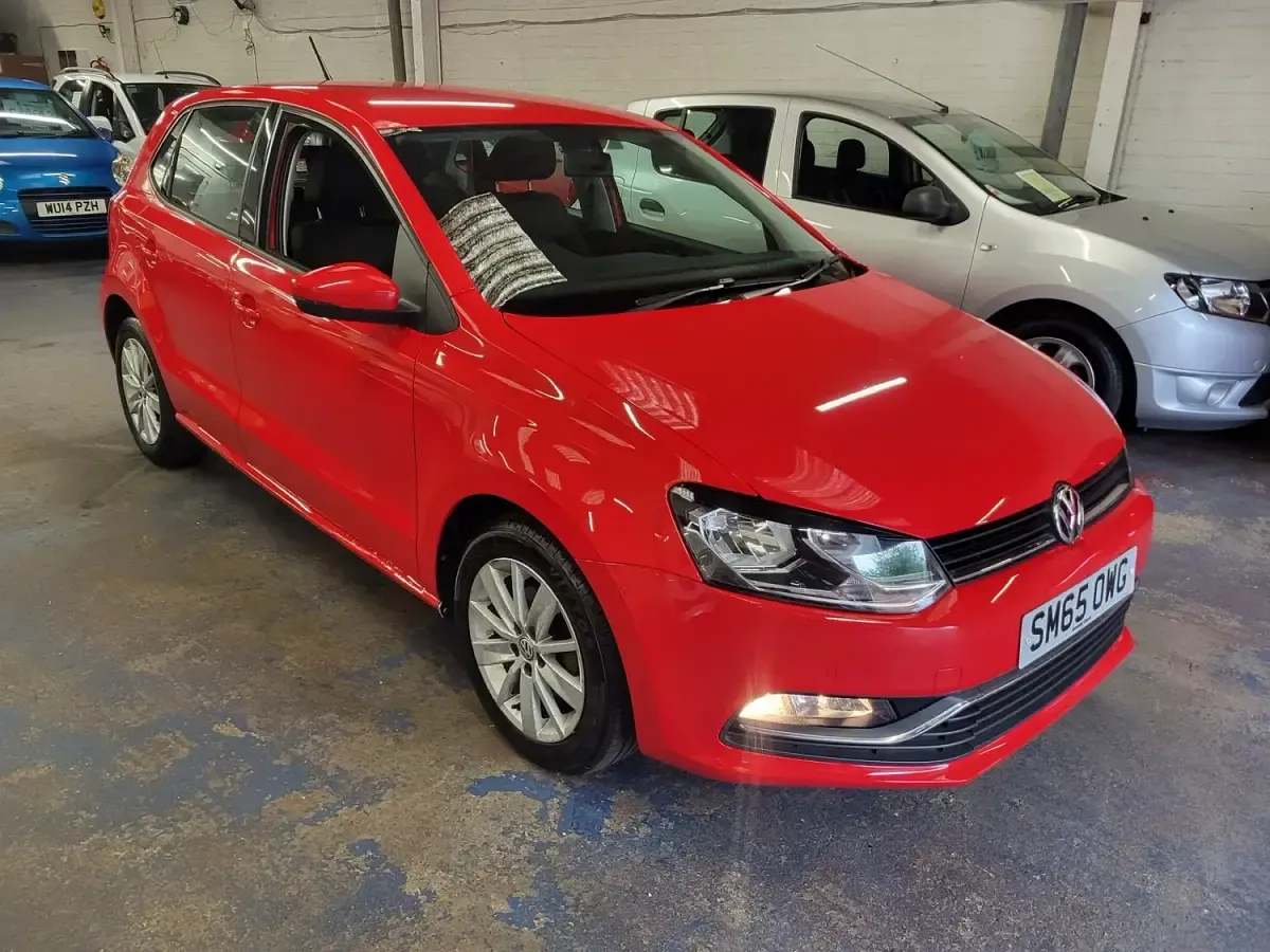 Used VW Polo SE 74 HP (54 kW) 2015 Red Hatchback