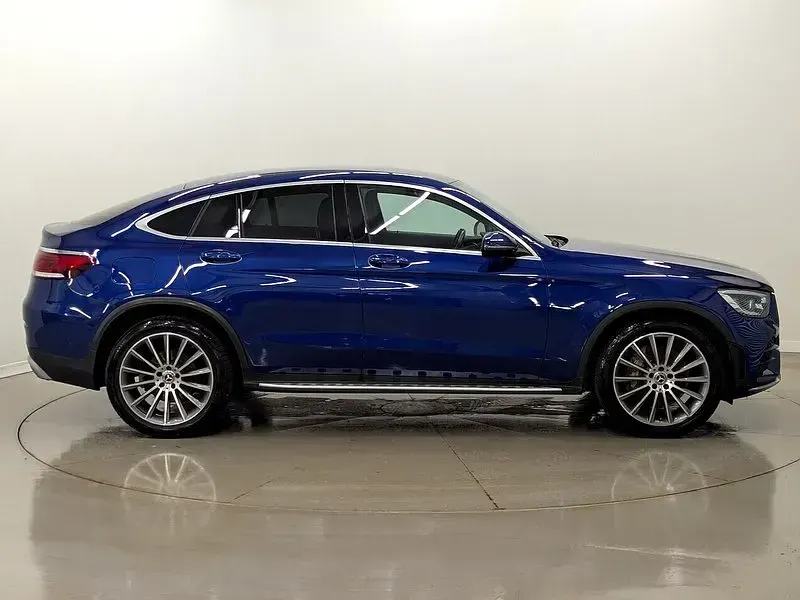 Used Mercedes GLC220 AMG Line Premium 194 HP (142 kW) 2019 Blue SUV