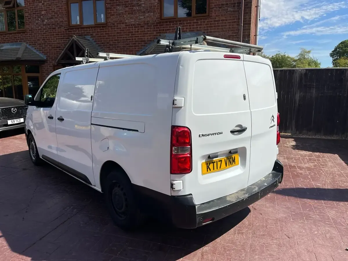 Used Citroën Dispatch 120 HP (88 kW) 2017 White MPV