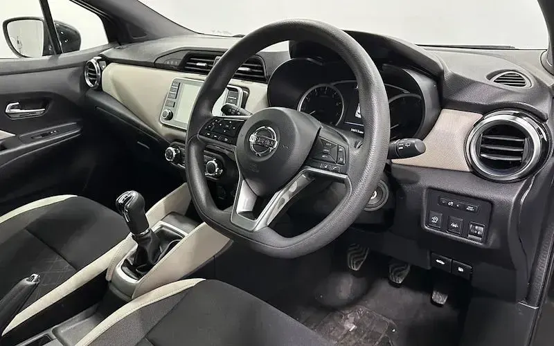 Used Nissan Micra Acenta 90 HP (66 kW) 2019 Black Hatchback