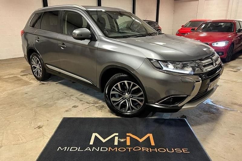 Used Mitsubishi Outlander 2018 Grey SUV
