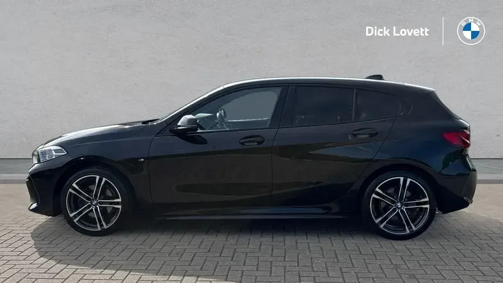 Usado BMW 118 M Sport 134 HP (98 kW) 2024 Preto Citadino