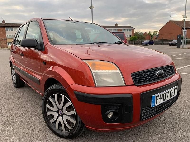 Orange Used 2007 Ford Fusion Style Hatchback | £1,395 (Good price) - Image 1/4