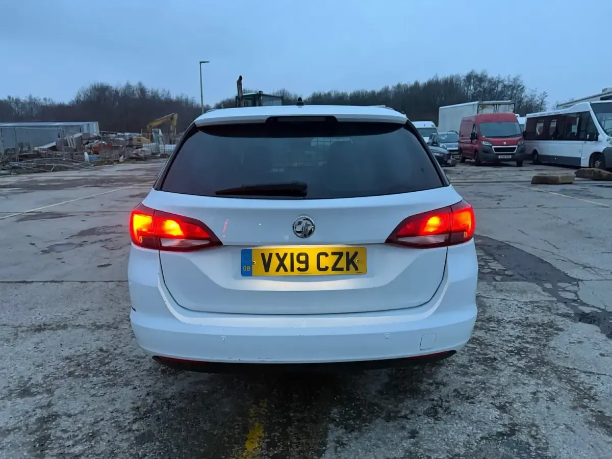 Gebraucht Vauxhall Astra Design Edition 136 PS (100 kW) 2019 Weiß Kombi