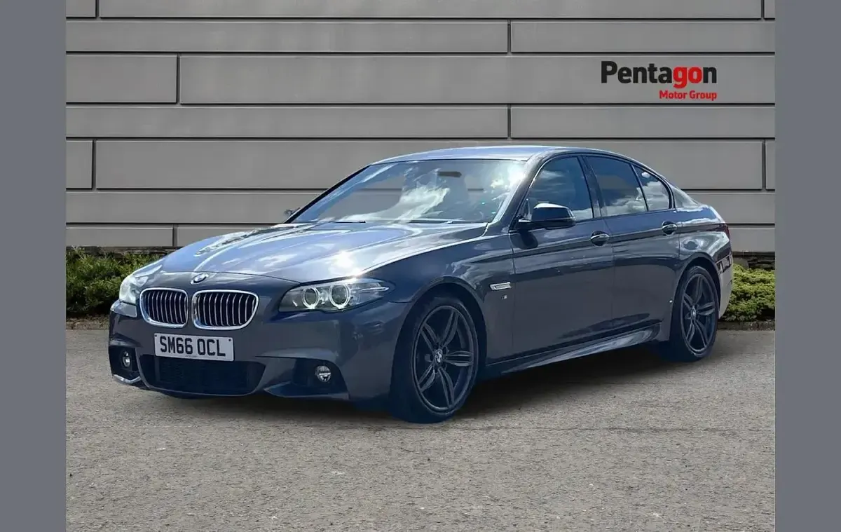 Używany BMW 520 M Sport 187 KM (137 kW) 2016 Szary Sedan/Limuzyna