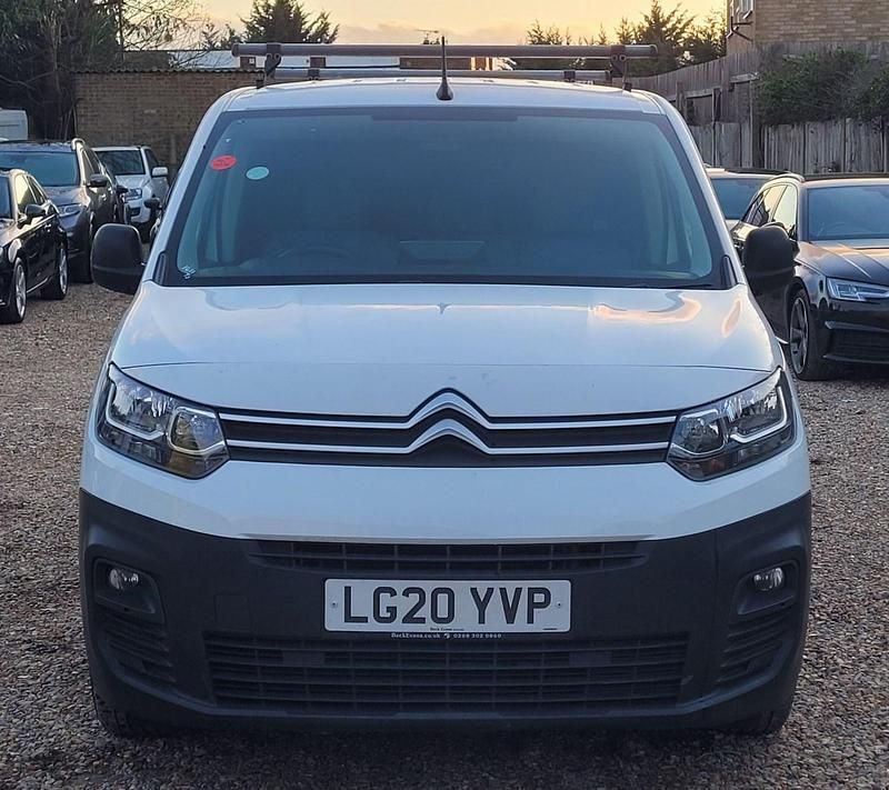 Used Citroën Berlingo 100 HP (73 kW) 2020 White MPV