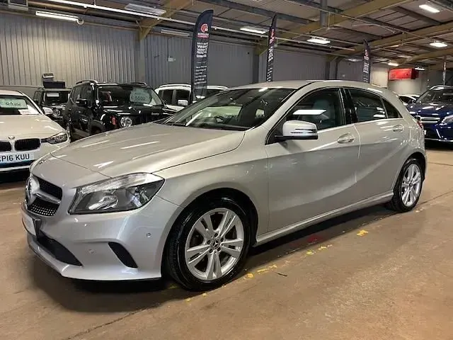 Used Mercedes A180 Executive 109 HP (80 kW) 2018 Silver Hatchback